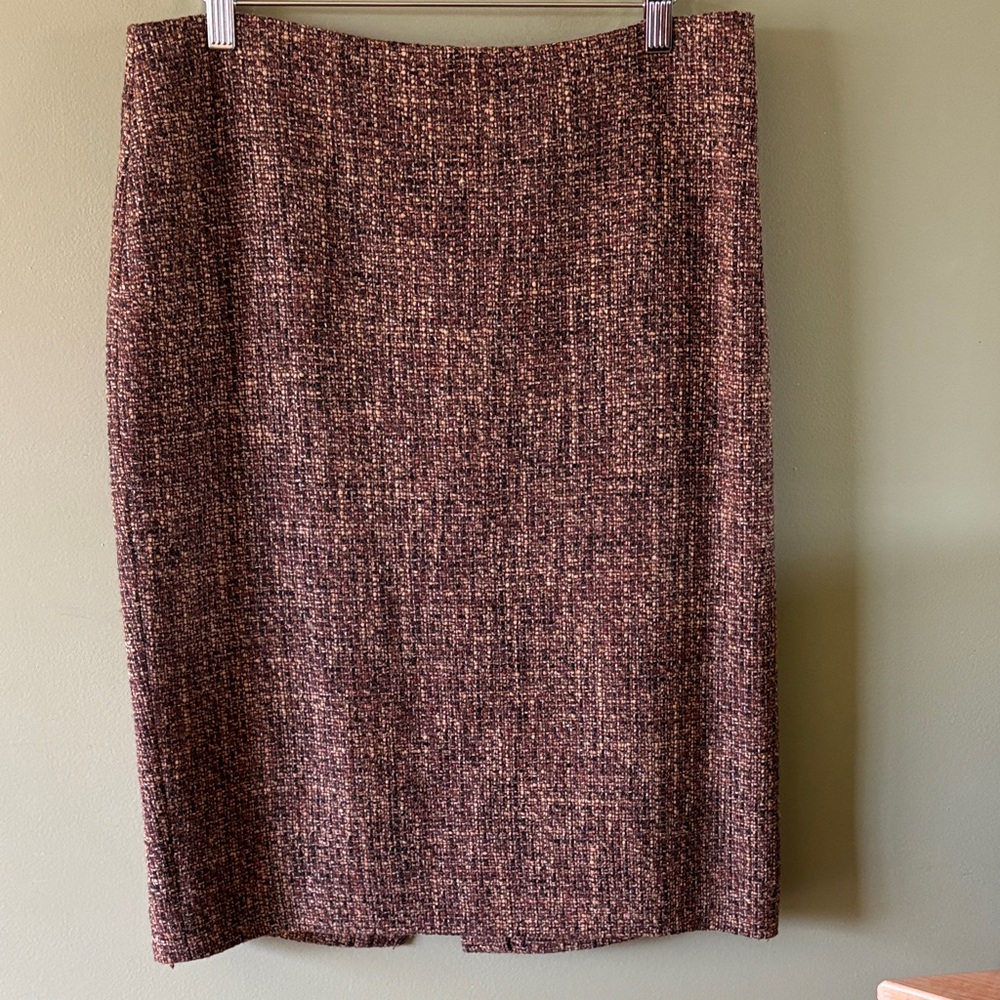 Ellen Tracy Textured Brown Pencil Skirt (wool blend)